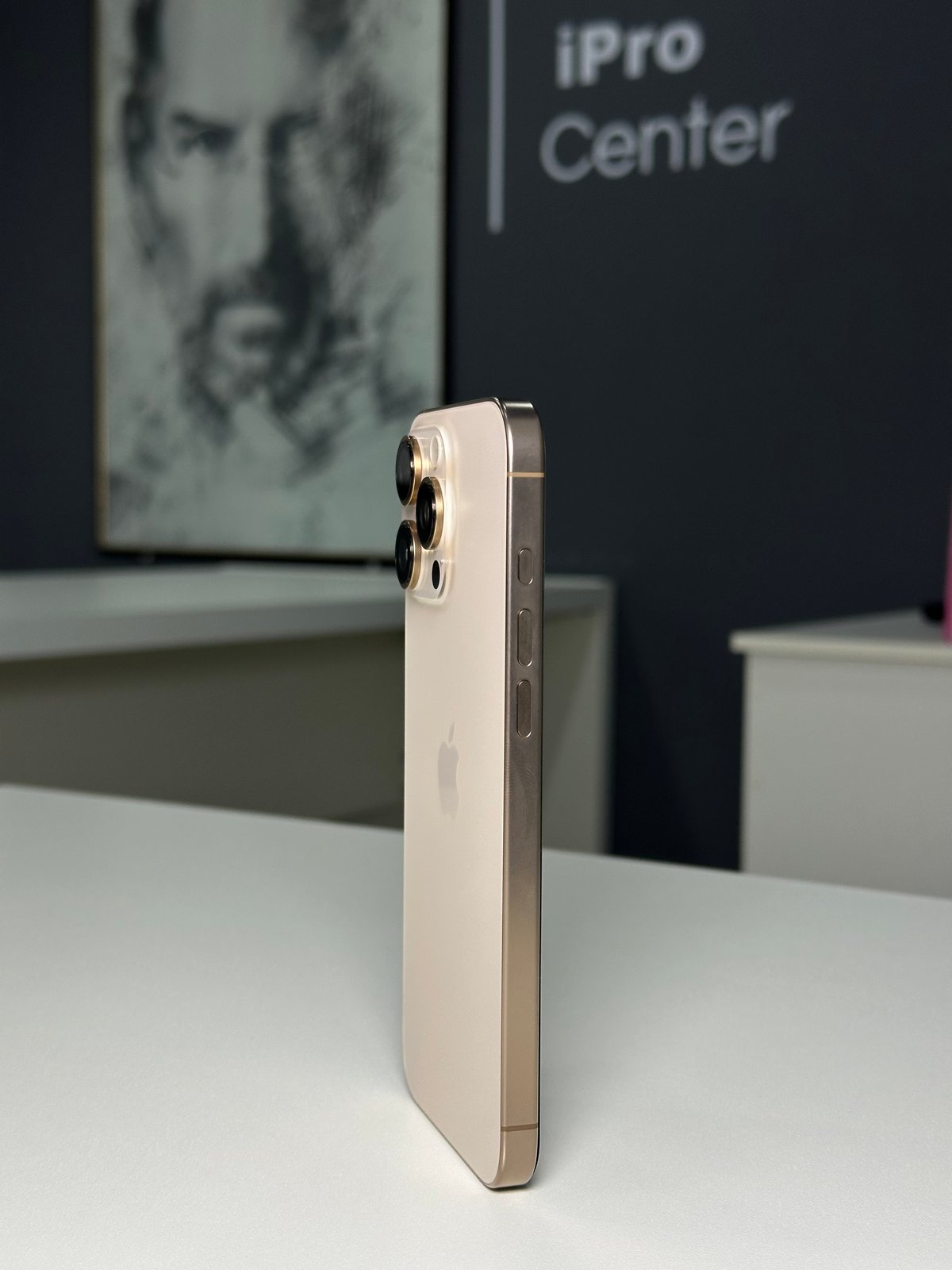 iPhone 16 Pro -  Desert  - 5