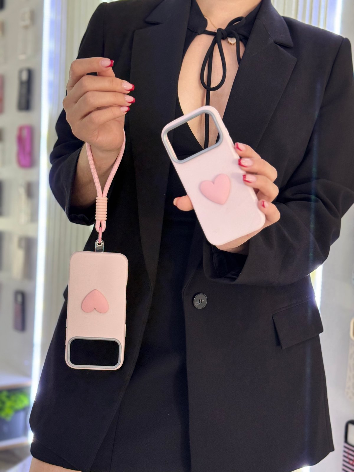 Case Semicuero rosa con diseño de corazón y bandolera - iPhone 17 Pro Max 