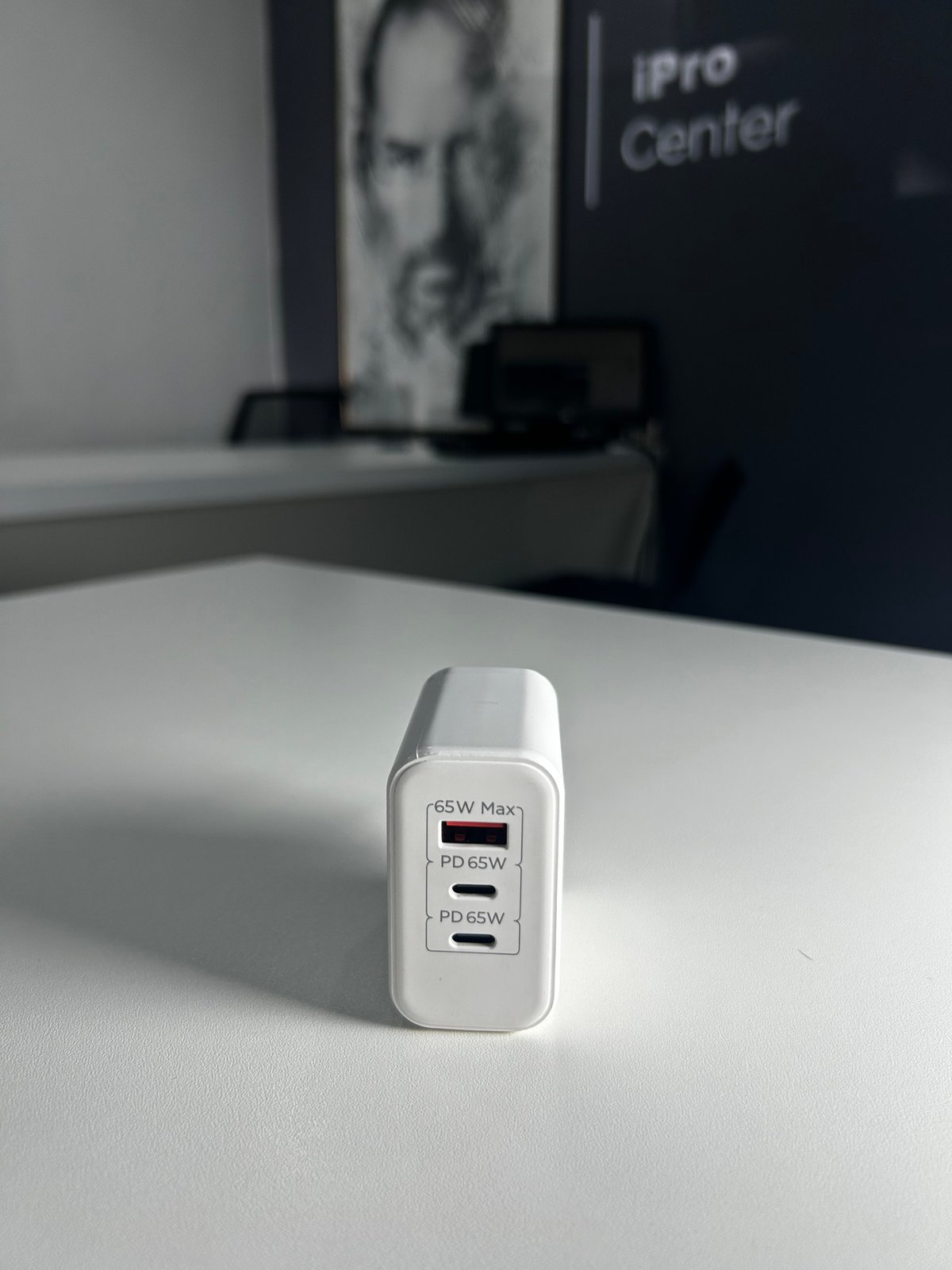 Fuente de 65W con 3 entradas USB - C - 4