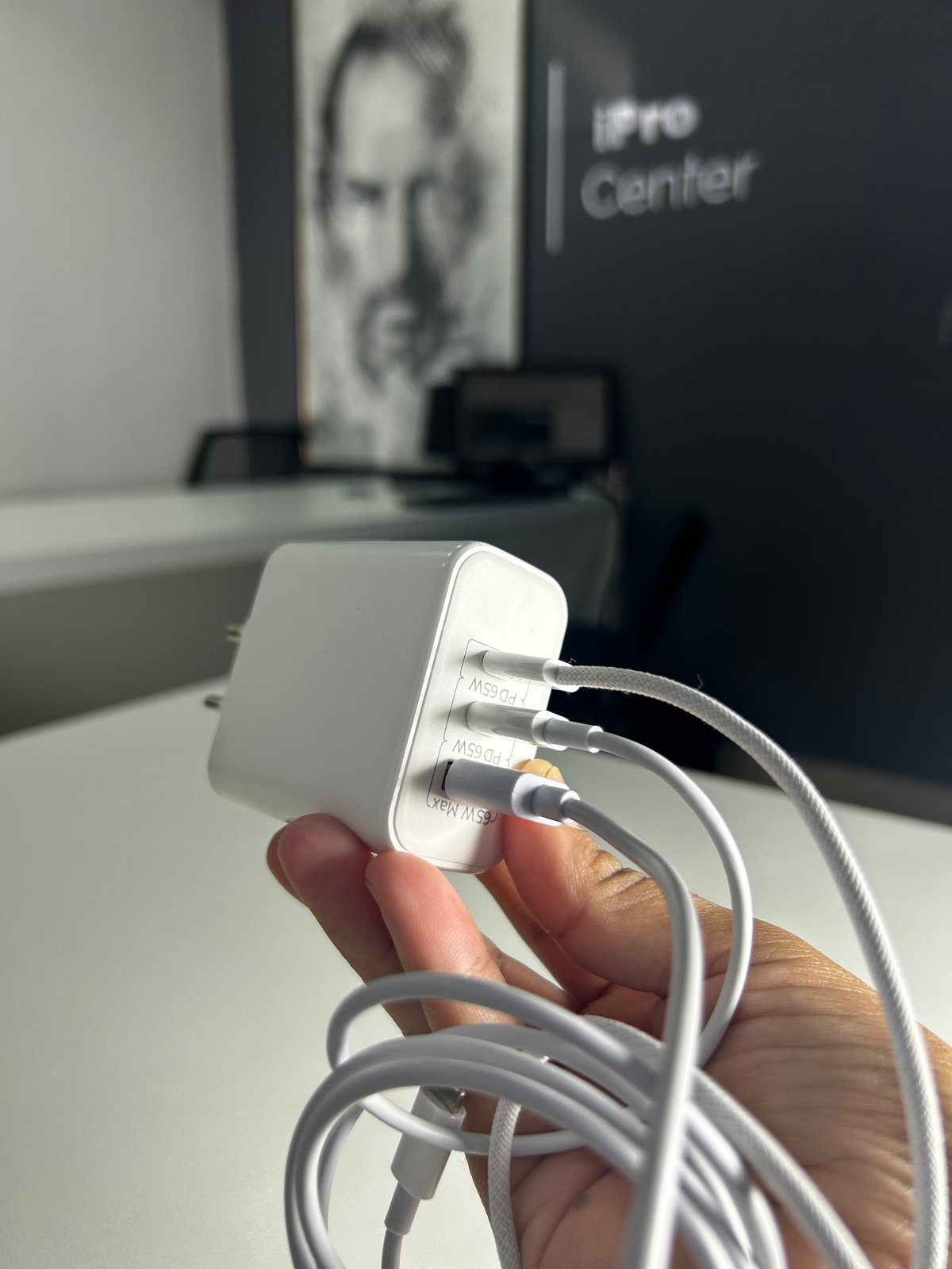Fuente de 65W con 3 entradas USB - C - 6