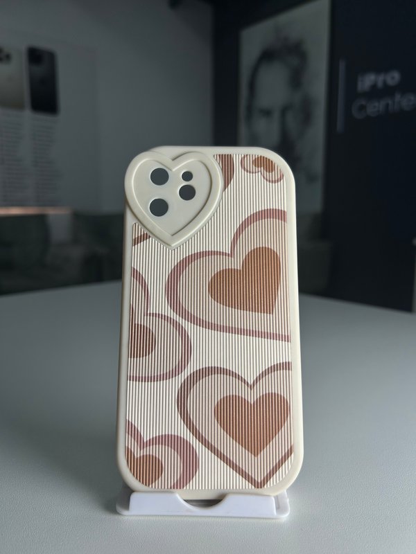 Case con detalles de corazón - 12 Normal/ 12 Pro