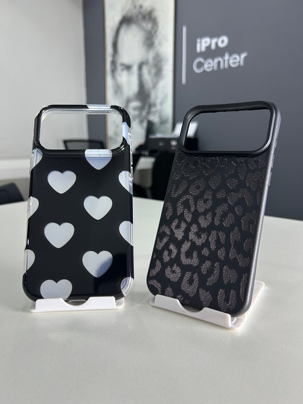 Case resistente con diseño de corazones plateado y efecto Animal Print - 17 Pro/ 17 Pro Max 