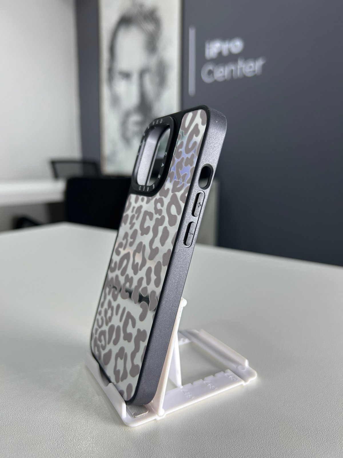 Case Negro con diseños de animal print y espejado  - 13 Pro  - 3