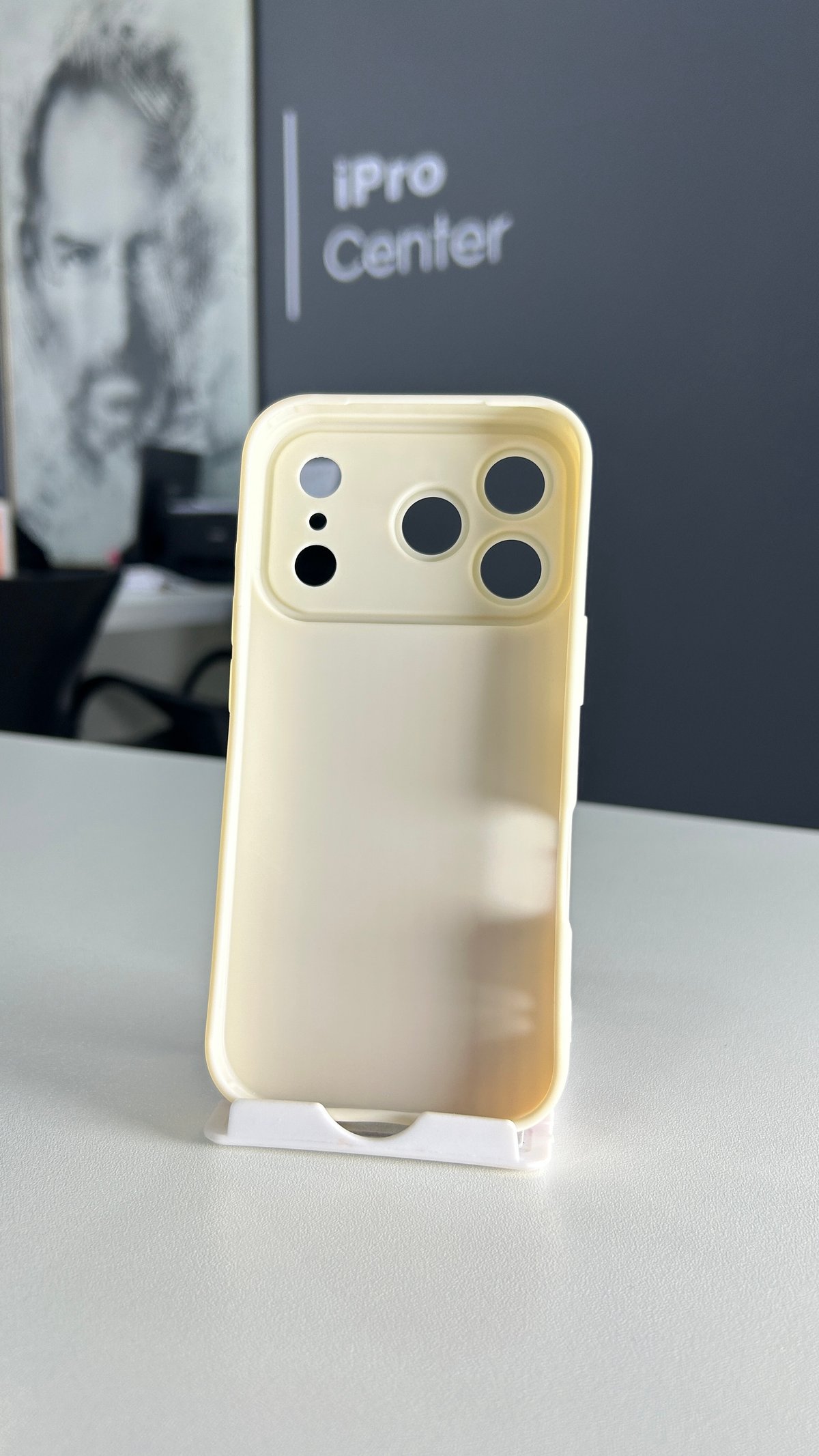 Case clásico ya con el protector de la cámara incluido - 17 Pro  - 5