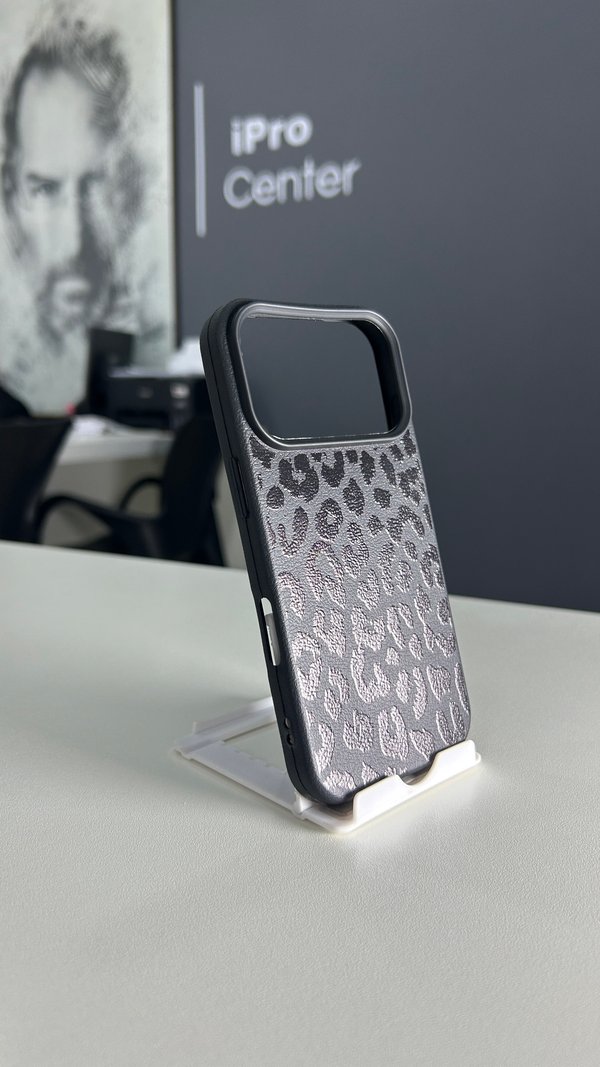 Case negro con efecto animal print - 17 Pro 