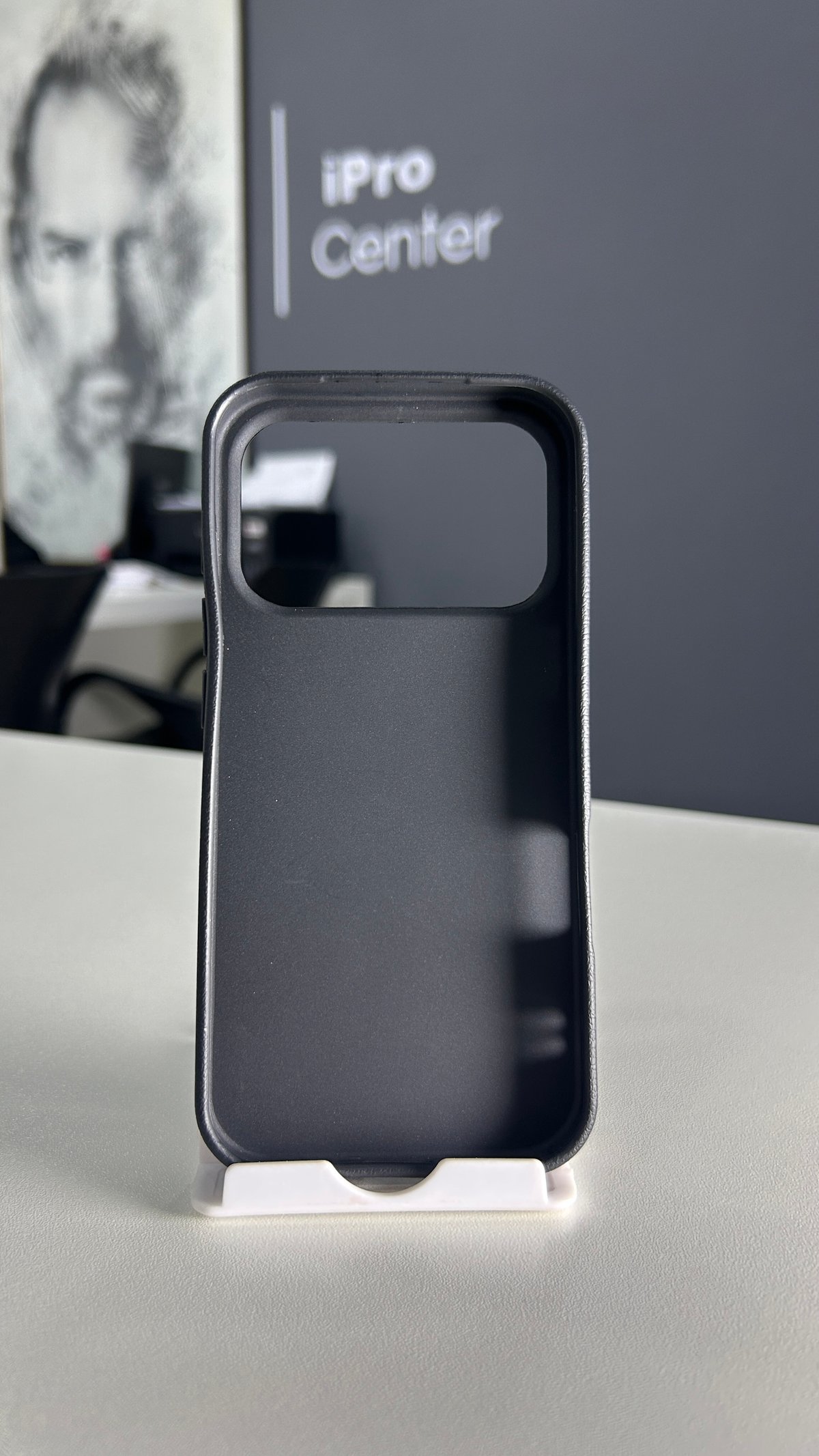 Case negro con efecto animal print - 17 Pro Max  - 4