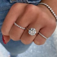 Anillo Punto de Luz.   Zirconia 5A