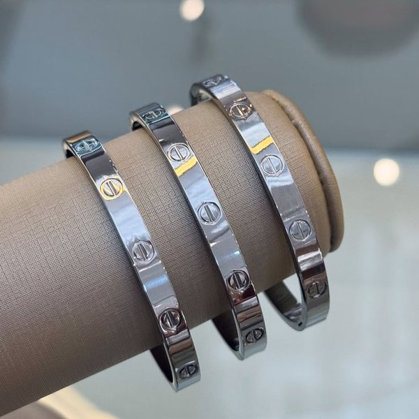 Brazalete CARTIER LOVE plateado