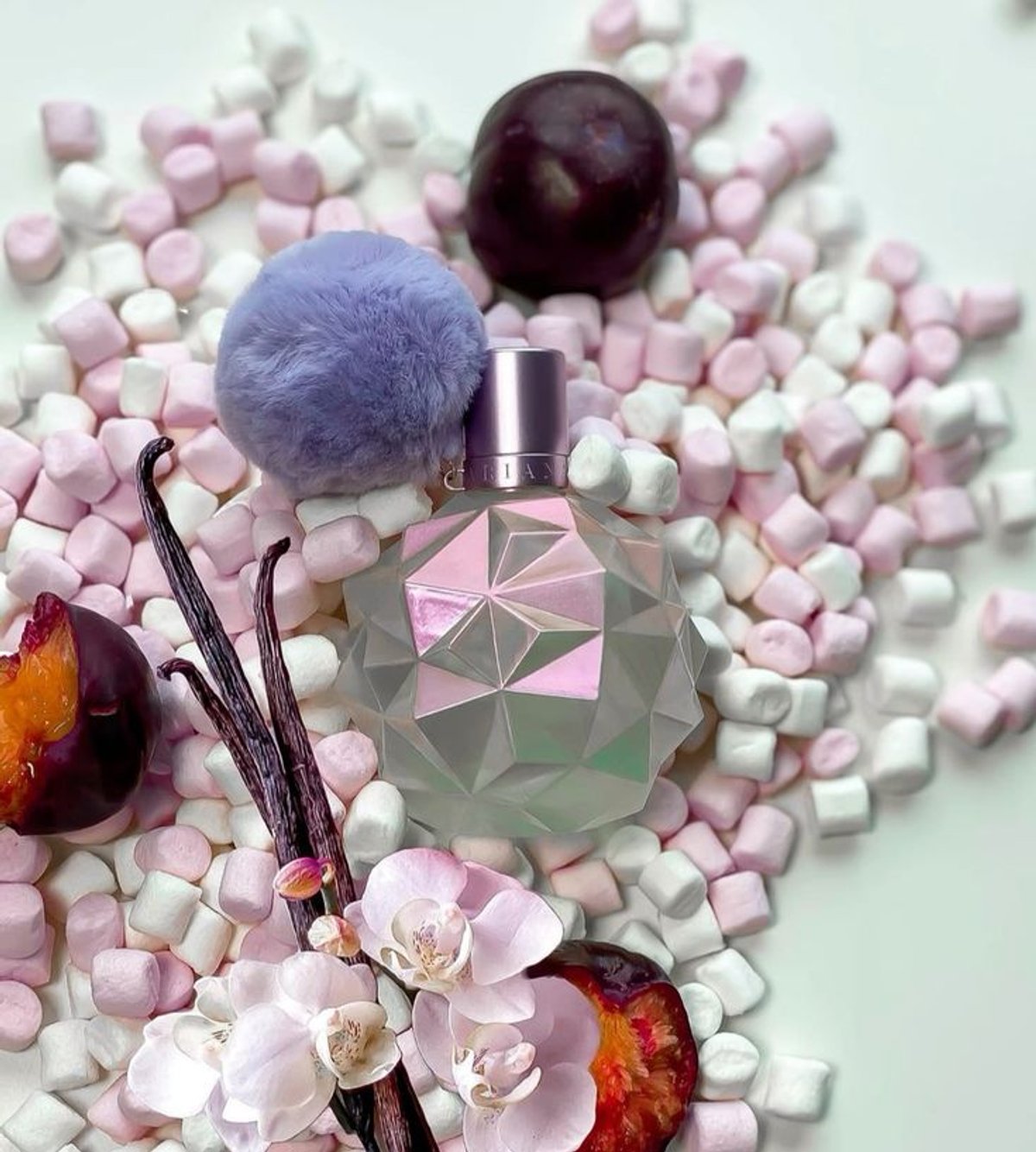 Moonlight - Ariana Grande - 2