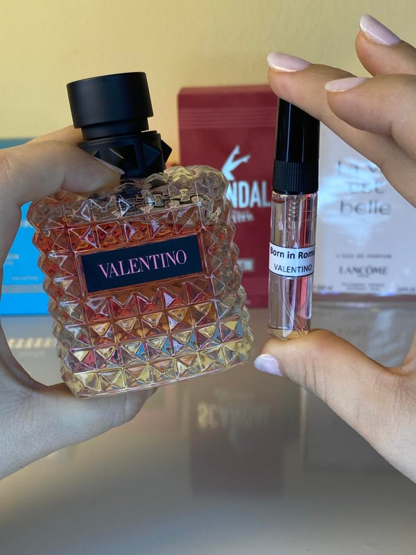 Donna Born in Roma - VALENTINO