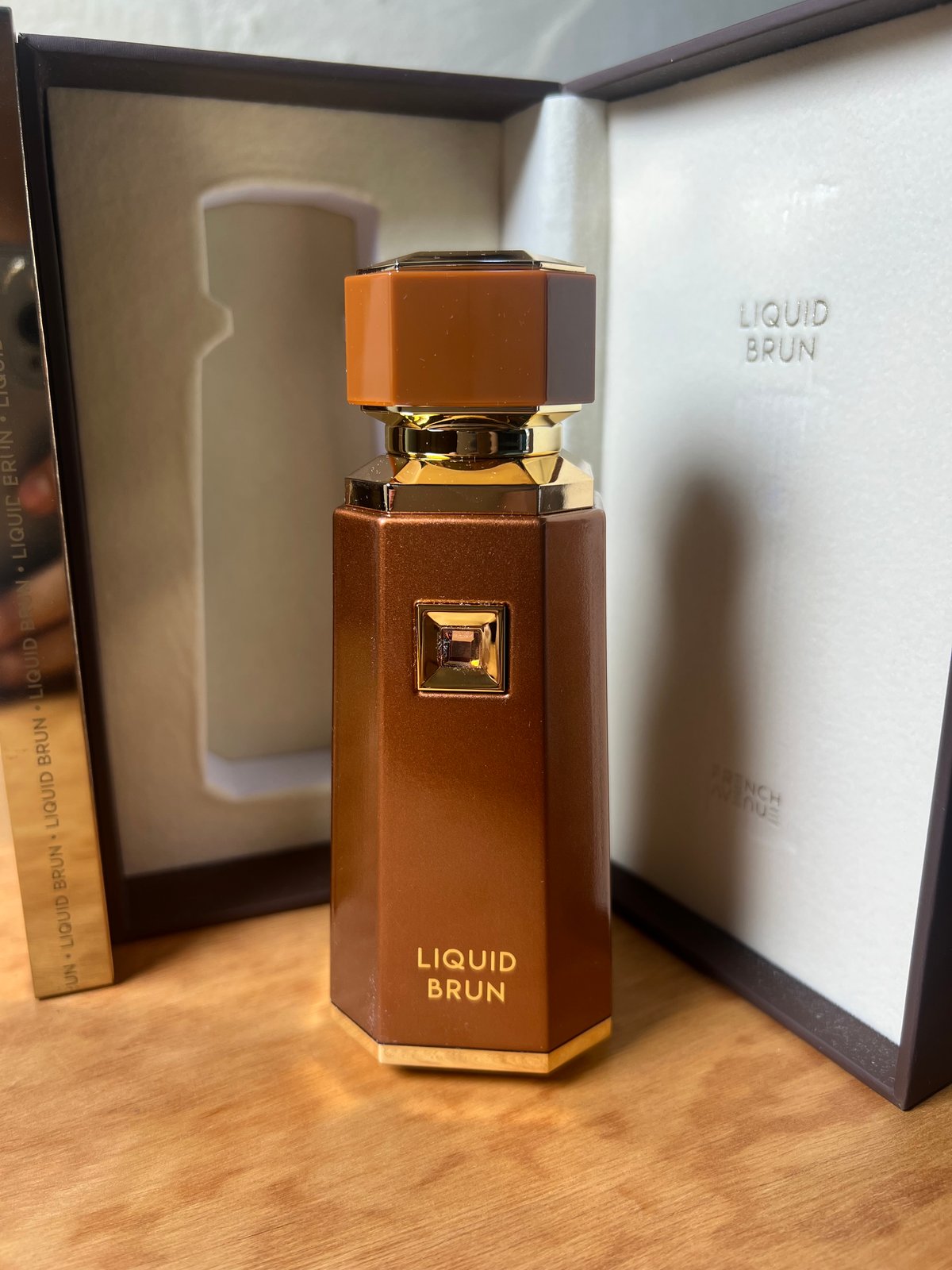 French Avenue Liquid Brun