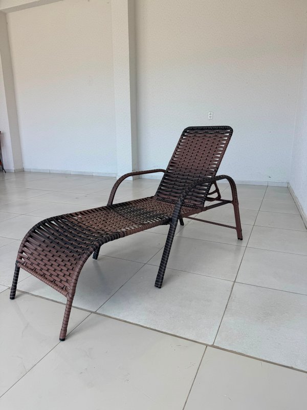 Reposera regulable para zona de piscina