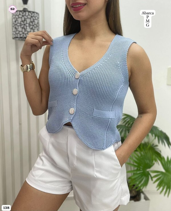 Chalequito de hilo con botones 