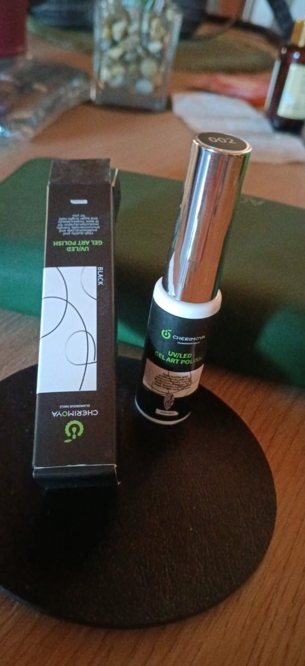 Esmalte liner negro cherimoya