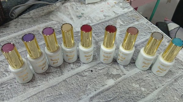 esmaltes charm limit