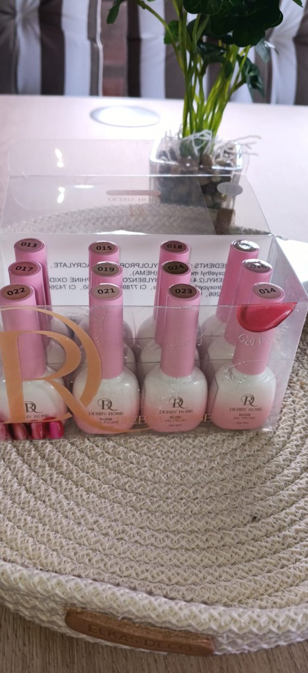 esmaltes via láctea Debby Rose