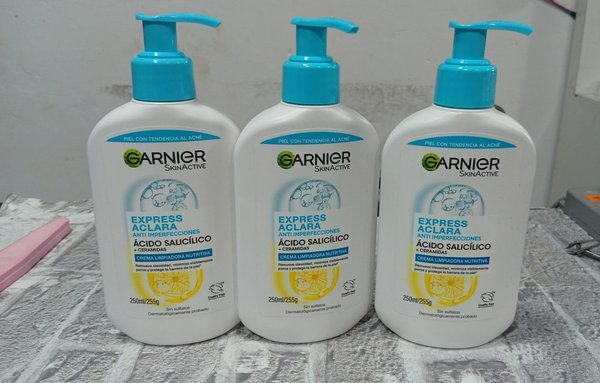 crema limpiadora con ácido salicilico Garnier