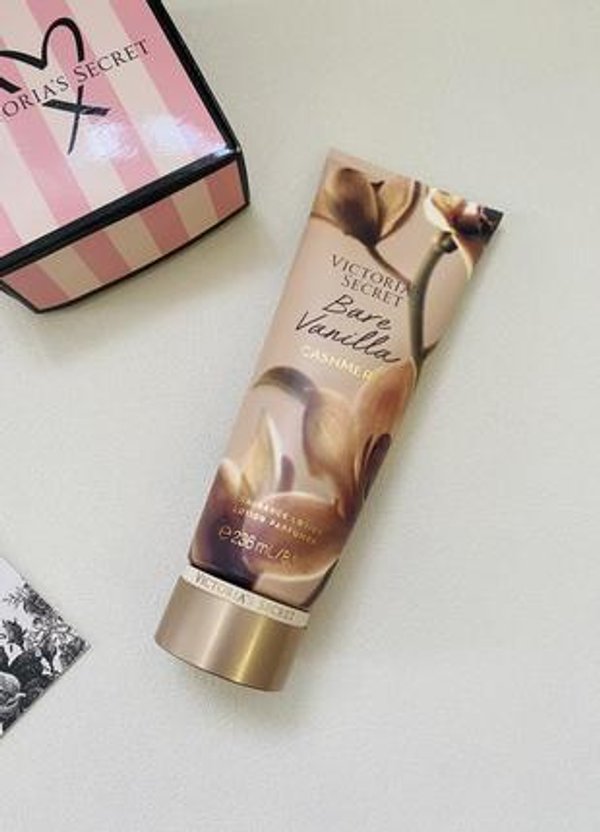 Victoria's Secret Body Lotion Bare Vanilla Cashmere - 236mL