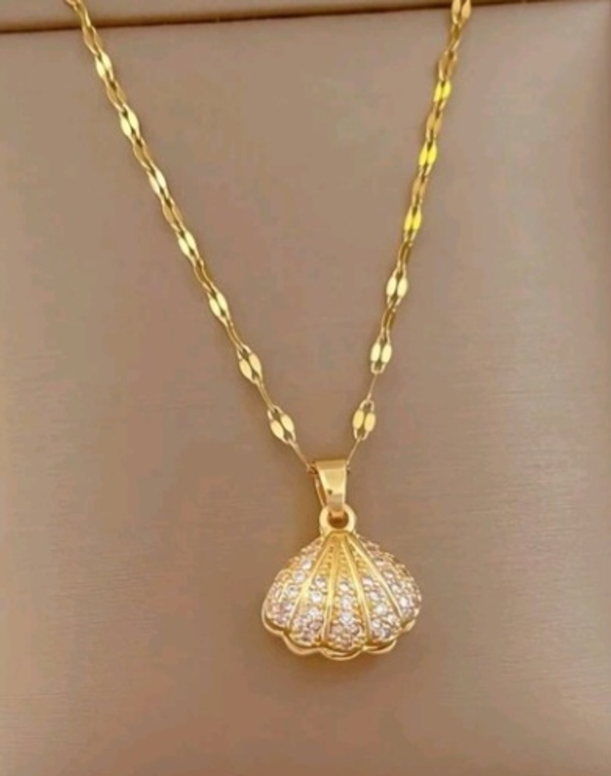 Collar Acero Inox Dorado Diseno Concha - 2