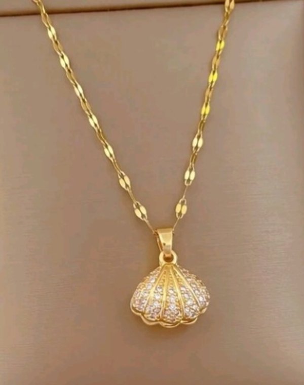 Collar Acero Inox Dorado Diseno Concha