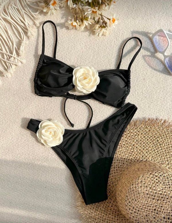 Bikini negro c/ flor