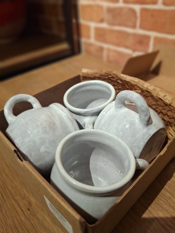 Set de 4 tazas blancas de cerámica 
