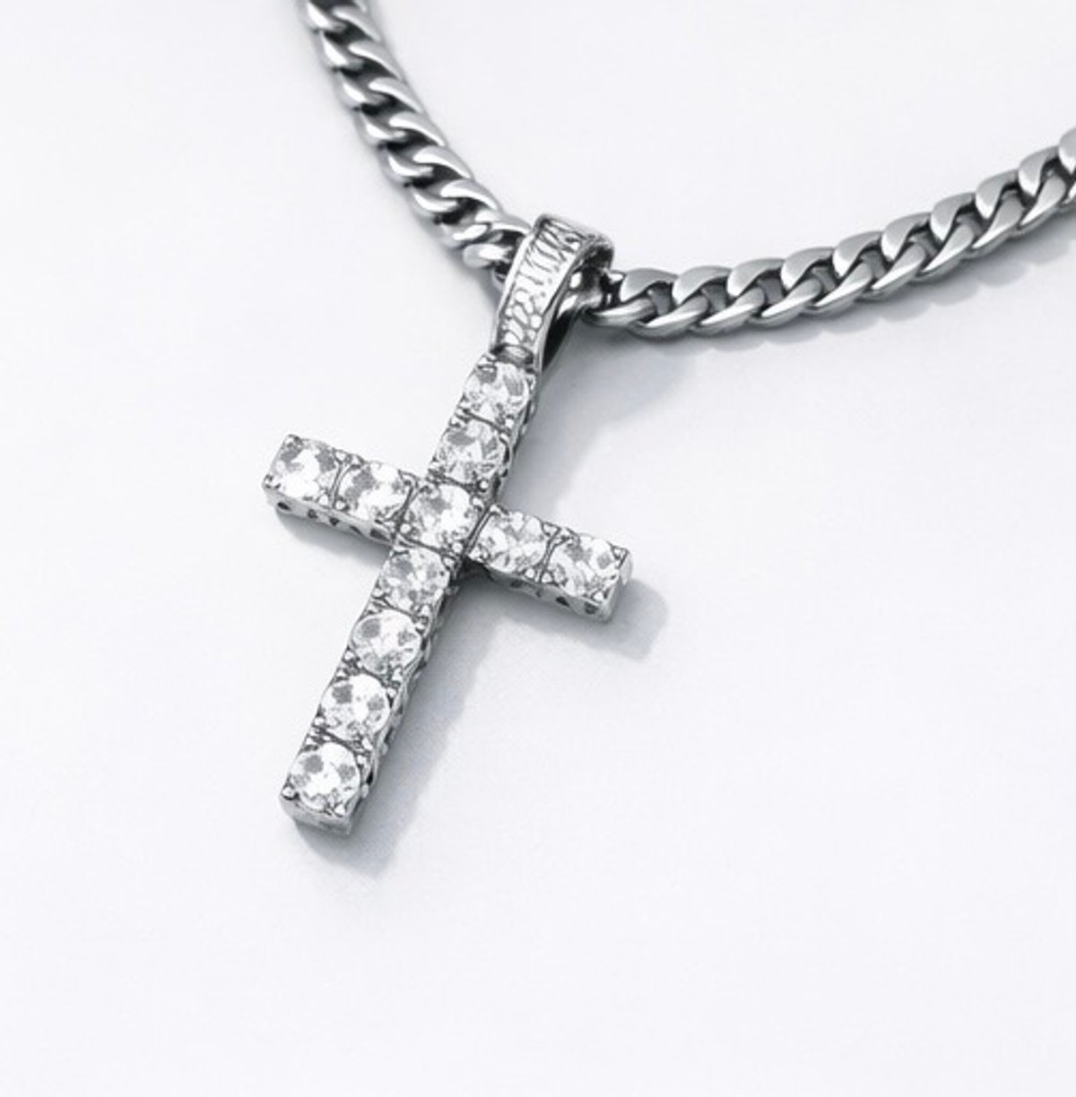Collar Cruz con Cadena Fina - 2