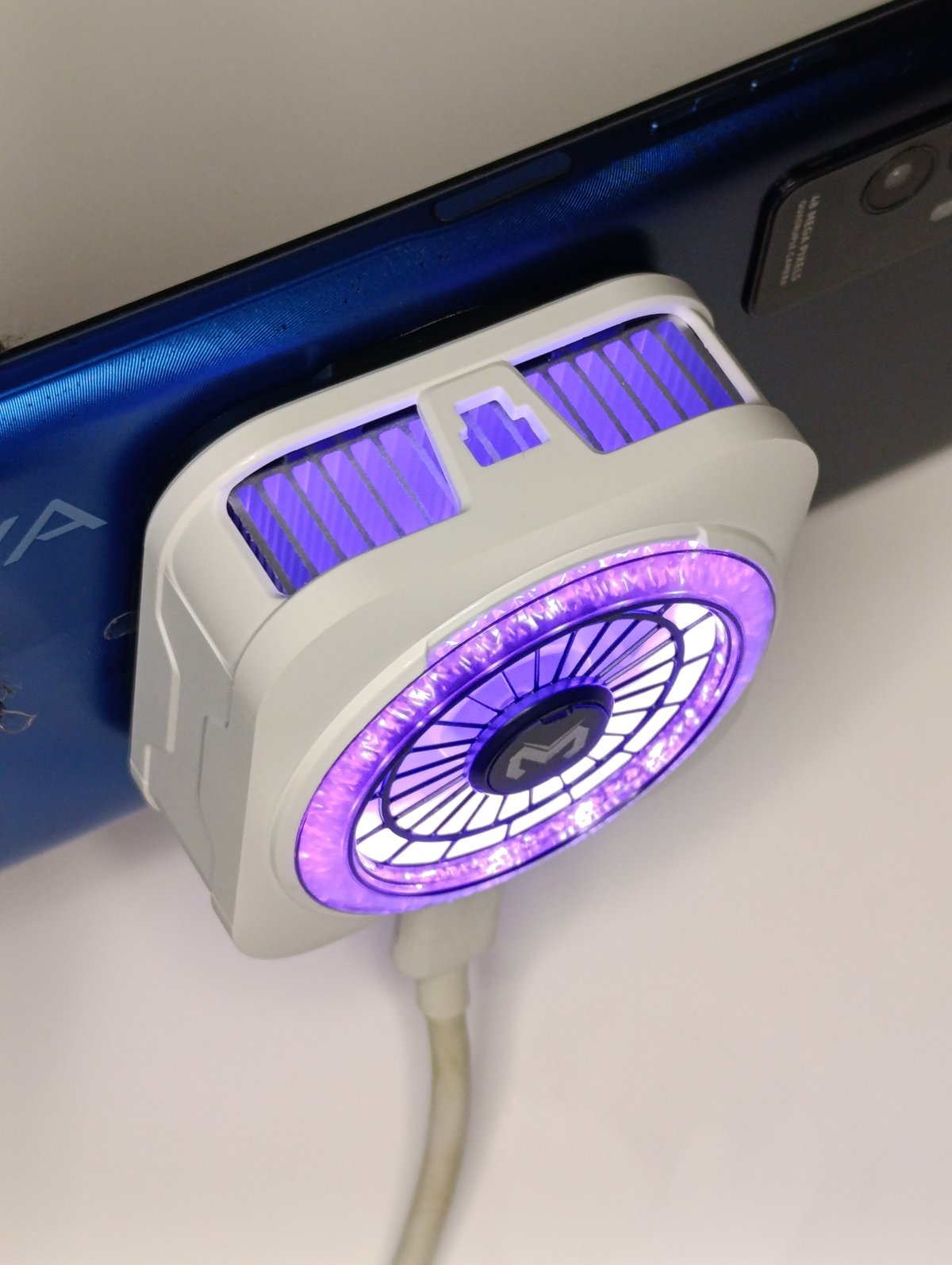 Cooler para celular Magnético Memo CX21 Pro - Potencia 18W con Sujeción Dual y RGB - enfriador de celular - 3