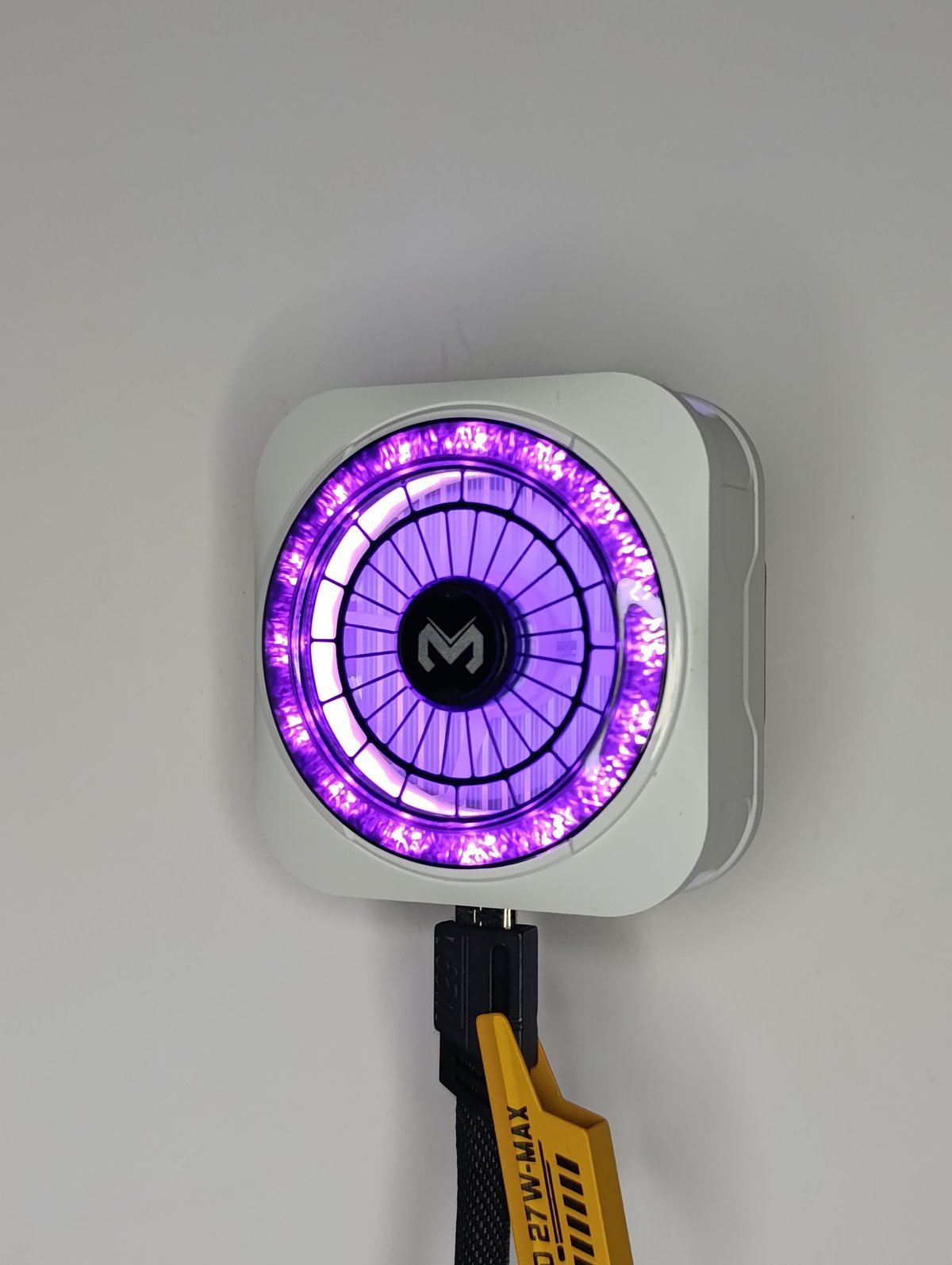 Cooler para celular Magnético Memo CX21 Pro - Potencia 18W con Sujeción Dual y RGB - enfriador de celular - 6