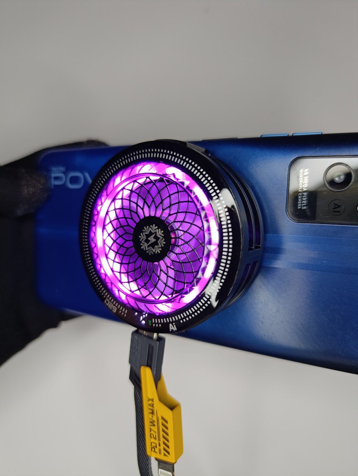 Cooler Gamer Inteligente Flydigi TH29 - Enfriamiento Semiconductor de 12W con Modo IA y RGB - 2