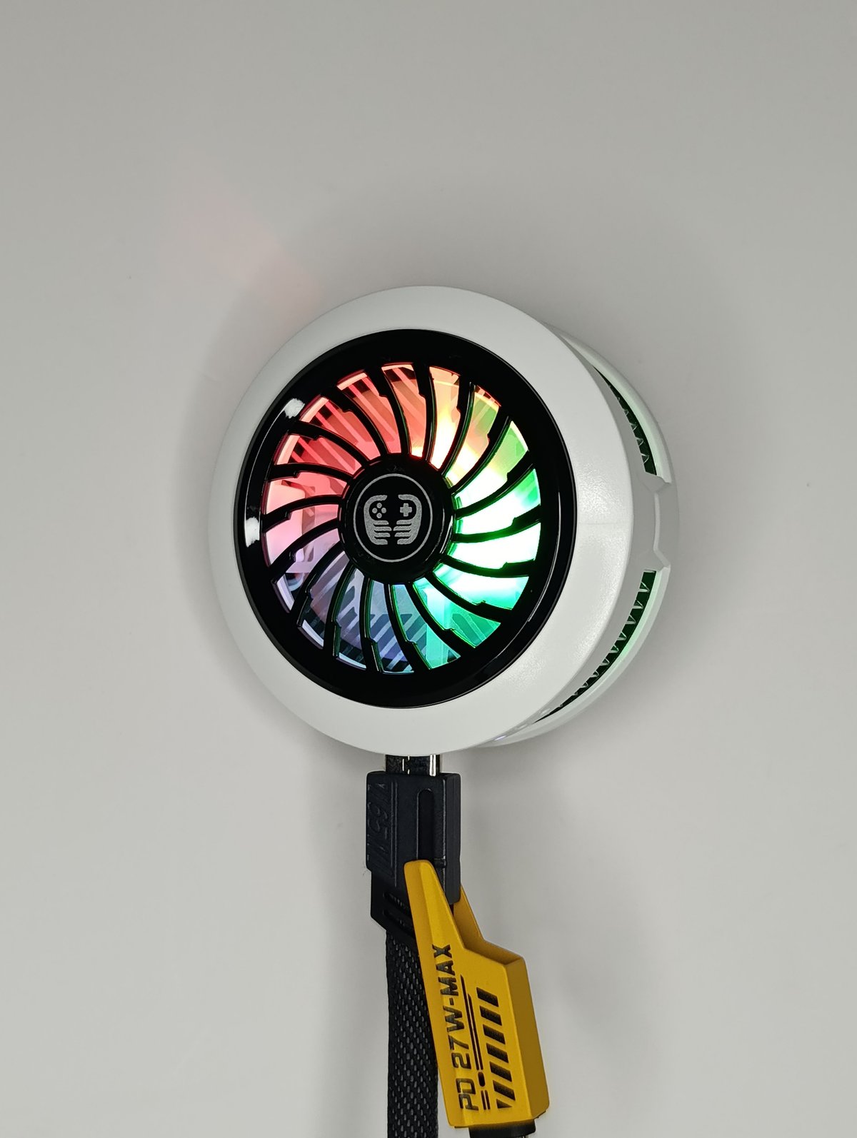 Cooler para celular Guqile FS27 - Potencia 12W con RGB y Sujeción Dual - enfriador de celulares - 2