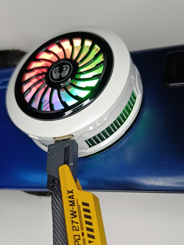 Cooler para celular Guqile FS27 - Potencia 12W con RGB y Sujeción Dual - enfriador de celulares