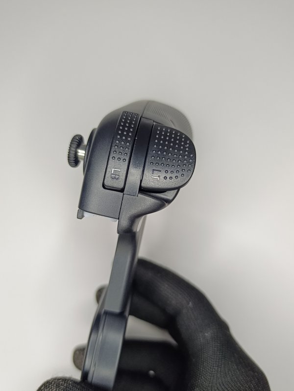 Gamepad Gamer Telescópico BSP-D11 - Conectividad Bluetooth y Gatillos Efecto Hall