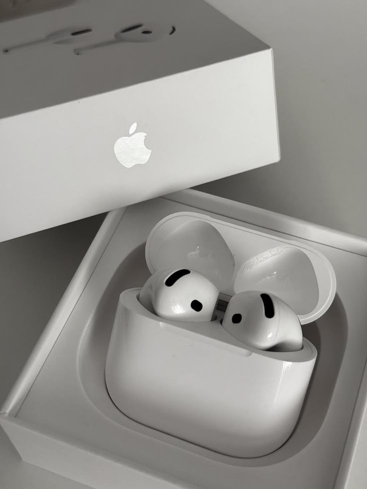 Auriculares Bluetooth TWS Estilo AirPods 4 – Versión Genérica - 3