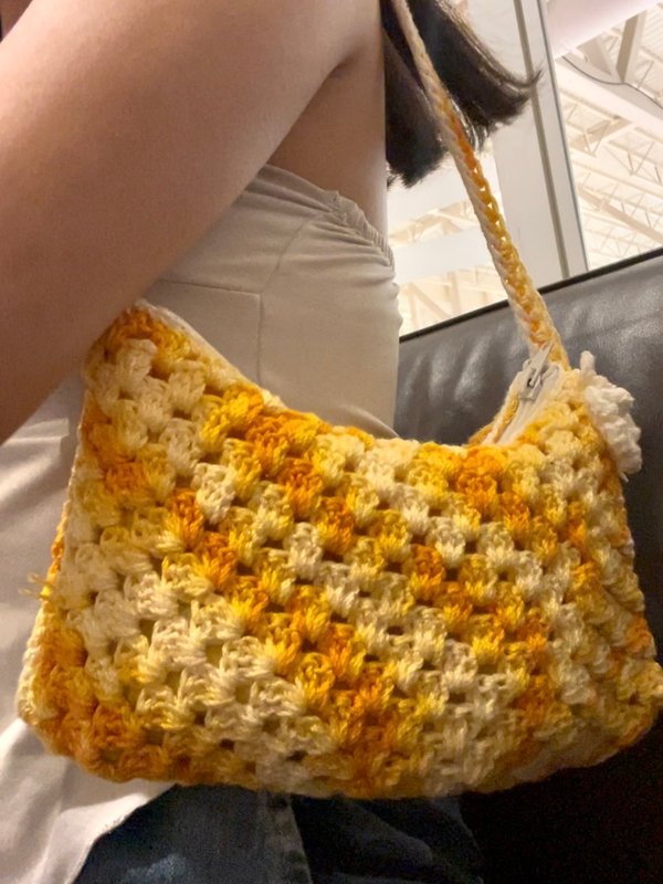 mini bolso con flores