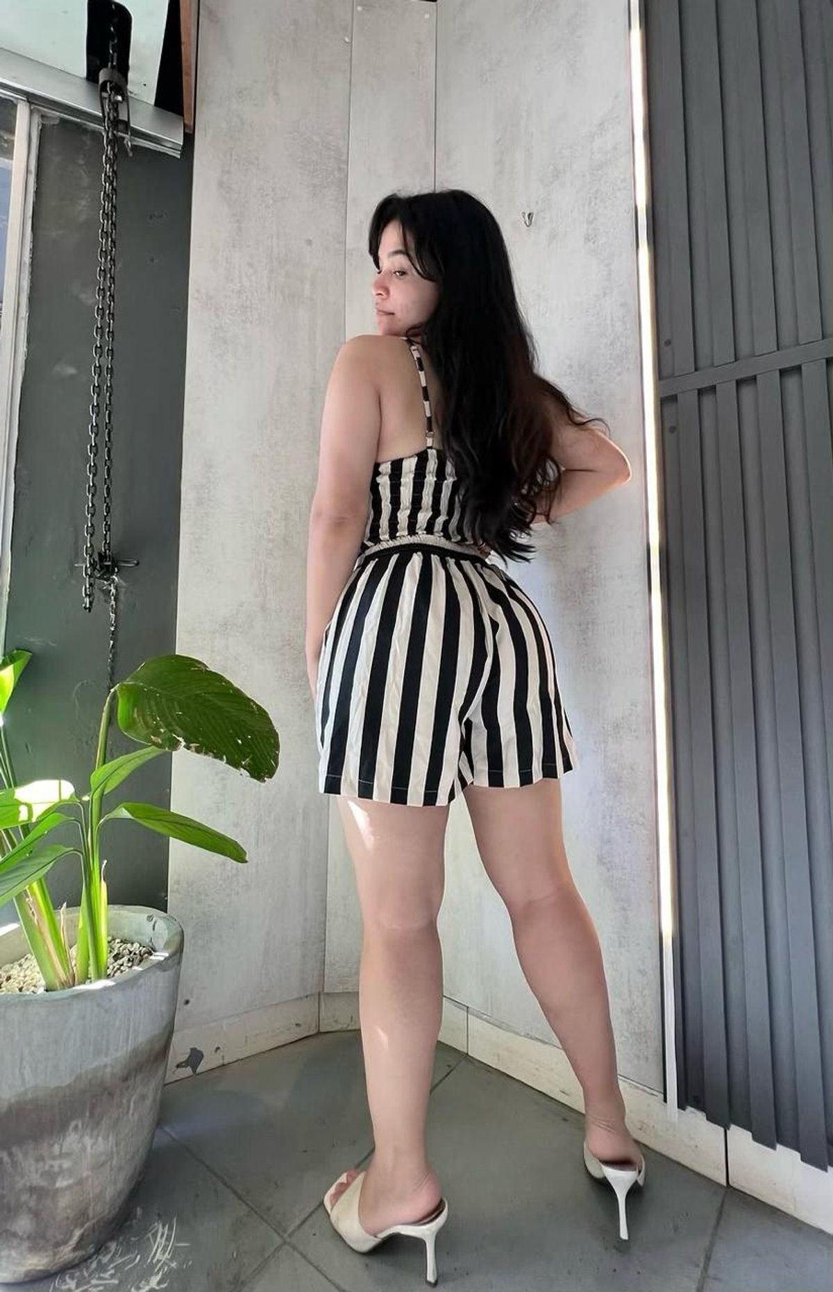 Conjunto blanco y negro a rayas - 2