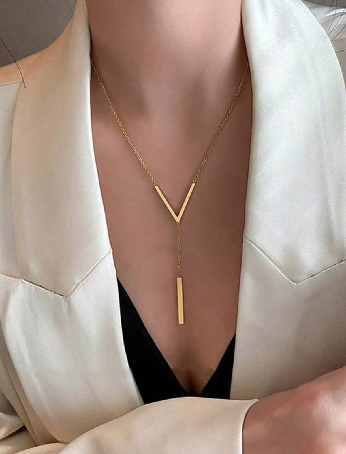 Collar con colgante en V - 2