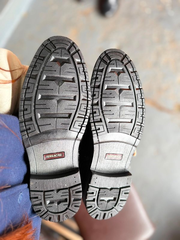 BOTA FERRACINI 42 180