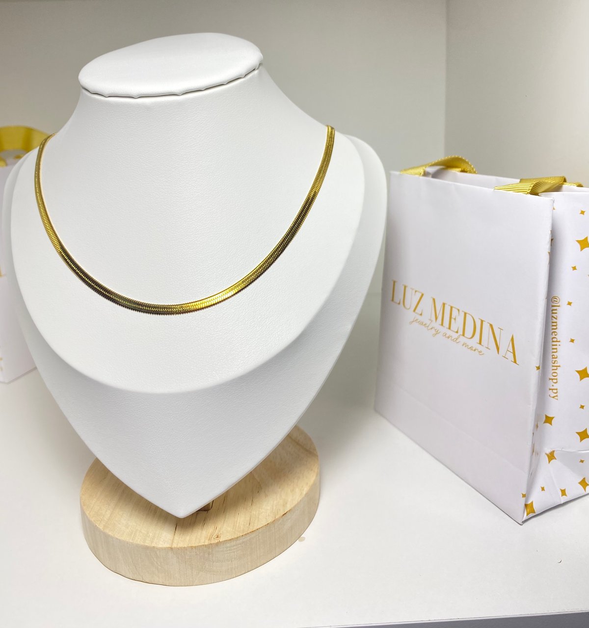 Collar Snake en tendencia