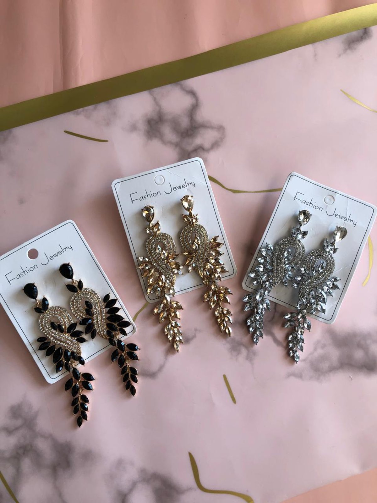 Aros colgantes con piedras