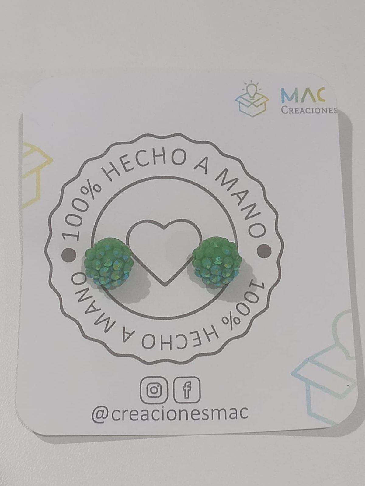 Aro con piedras verdes