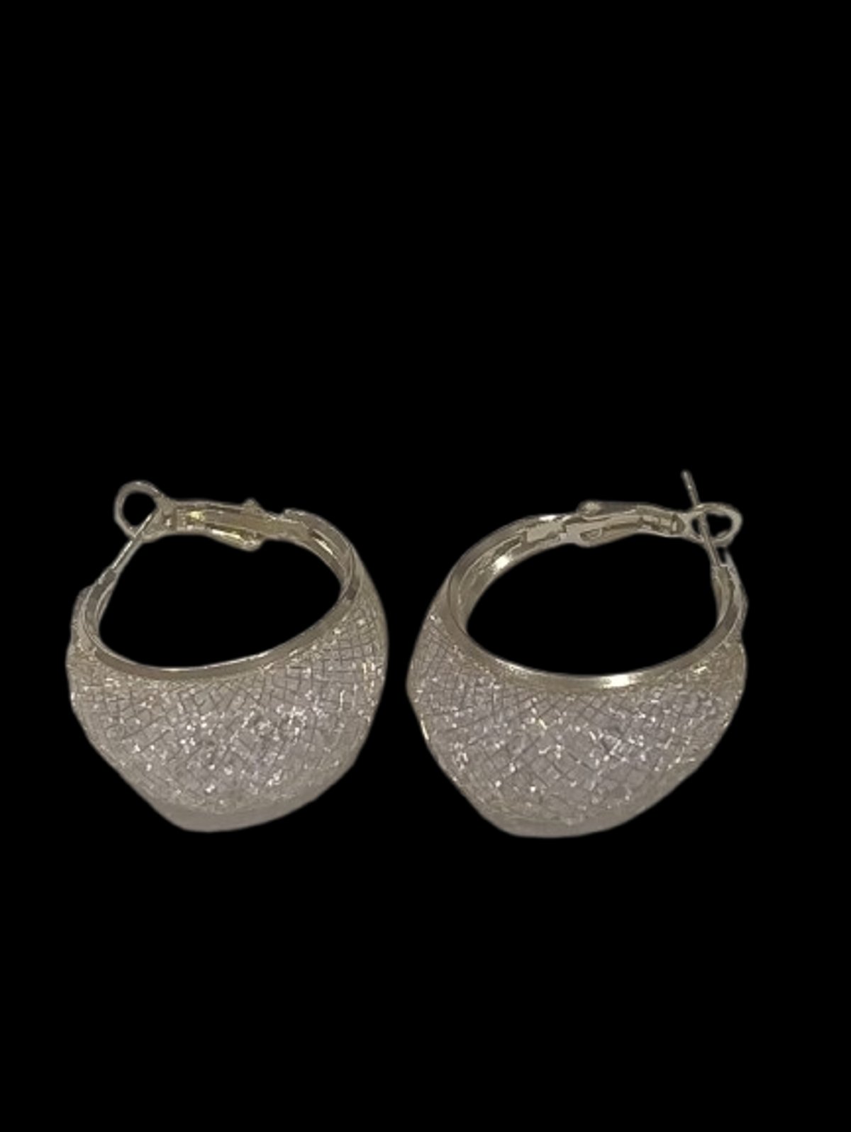 Aro en forma de canasta con piedras 