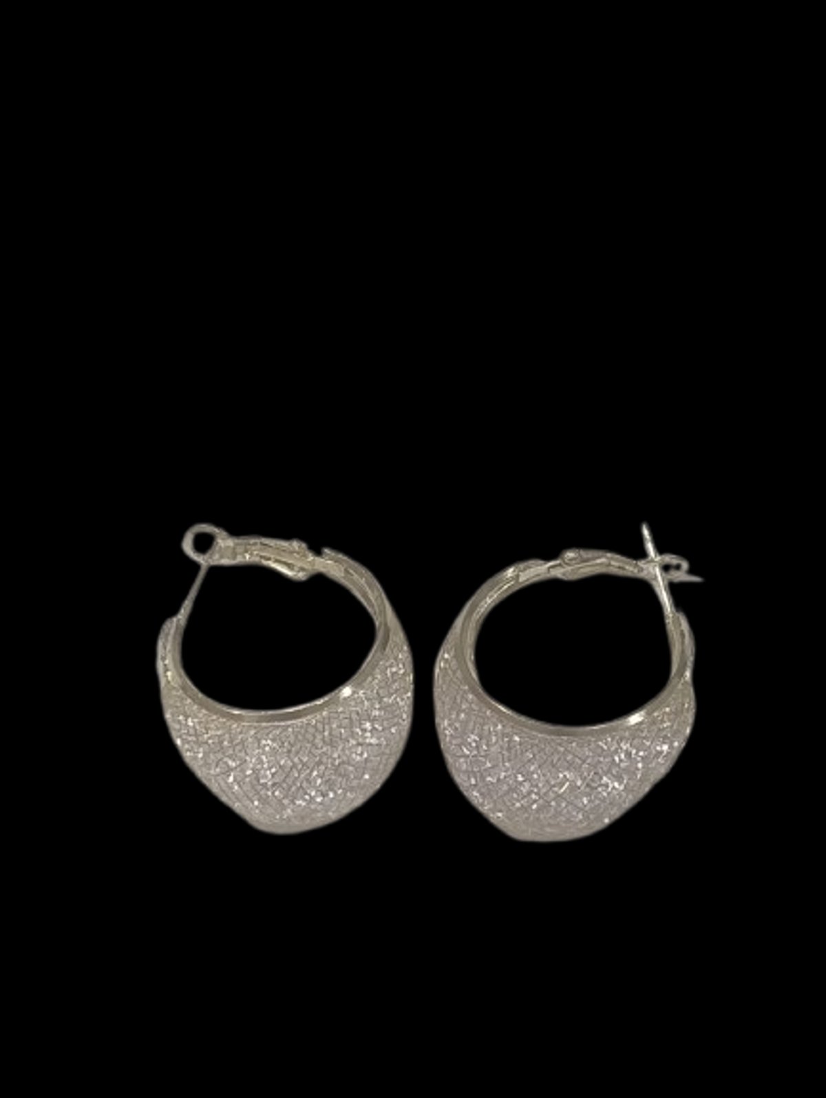 Aro en forma de canasta con piedras 