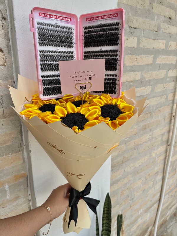 Ramo de 6 girasoles eternos + librito de pestañas 