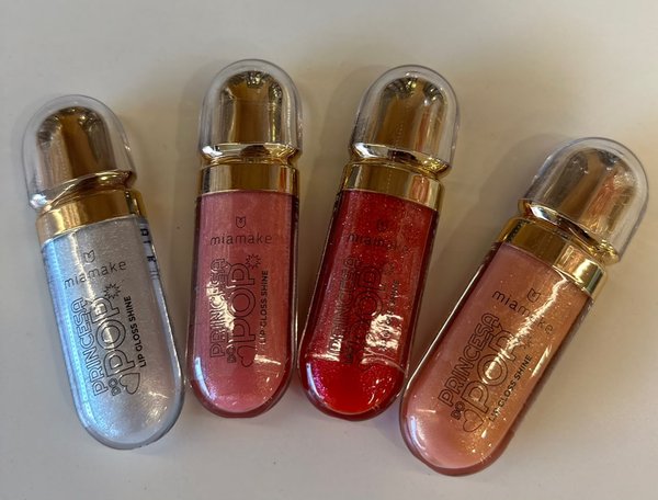labial con brillitos