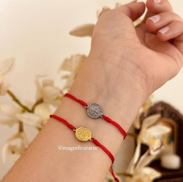 Pulsera de hilo rojo y dije de acero San Benito