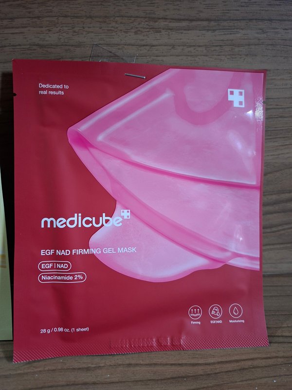 Mascarilla facial de gel Medicube EGF NAD