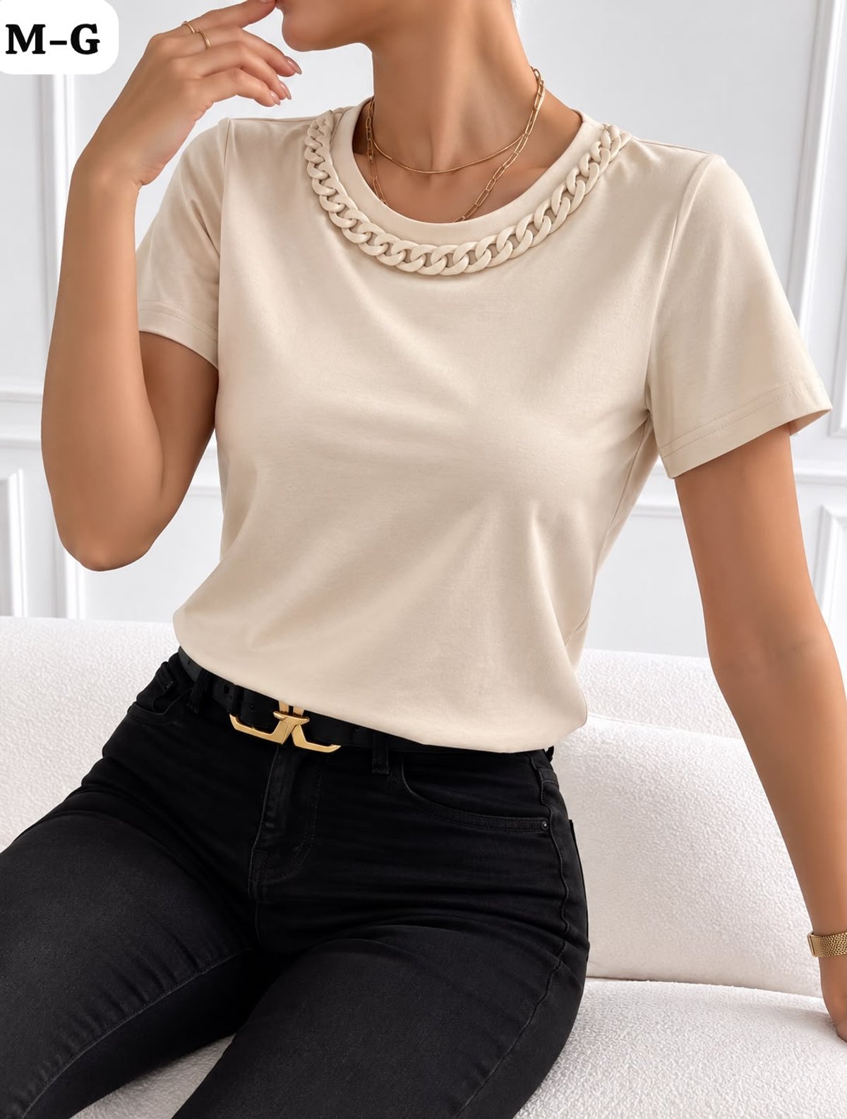 REMERA CON DETALLES DE CADENA 💗  COD:49627 - 4