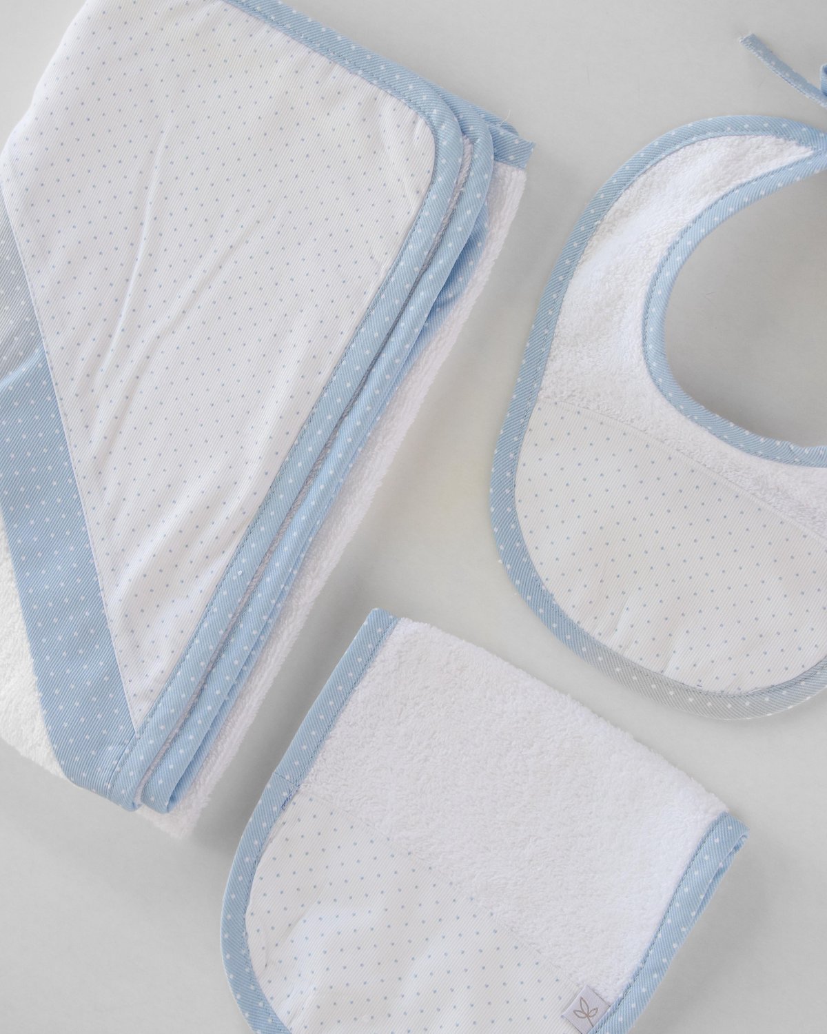 Kit toalla MARSELLA 1028 - Blanco Motitas Celestes