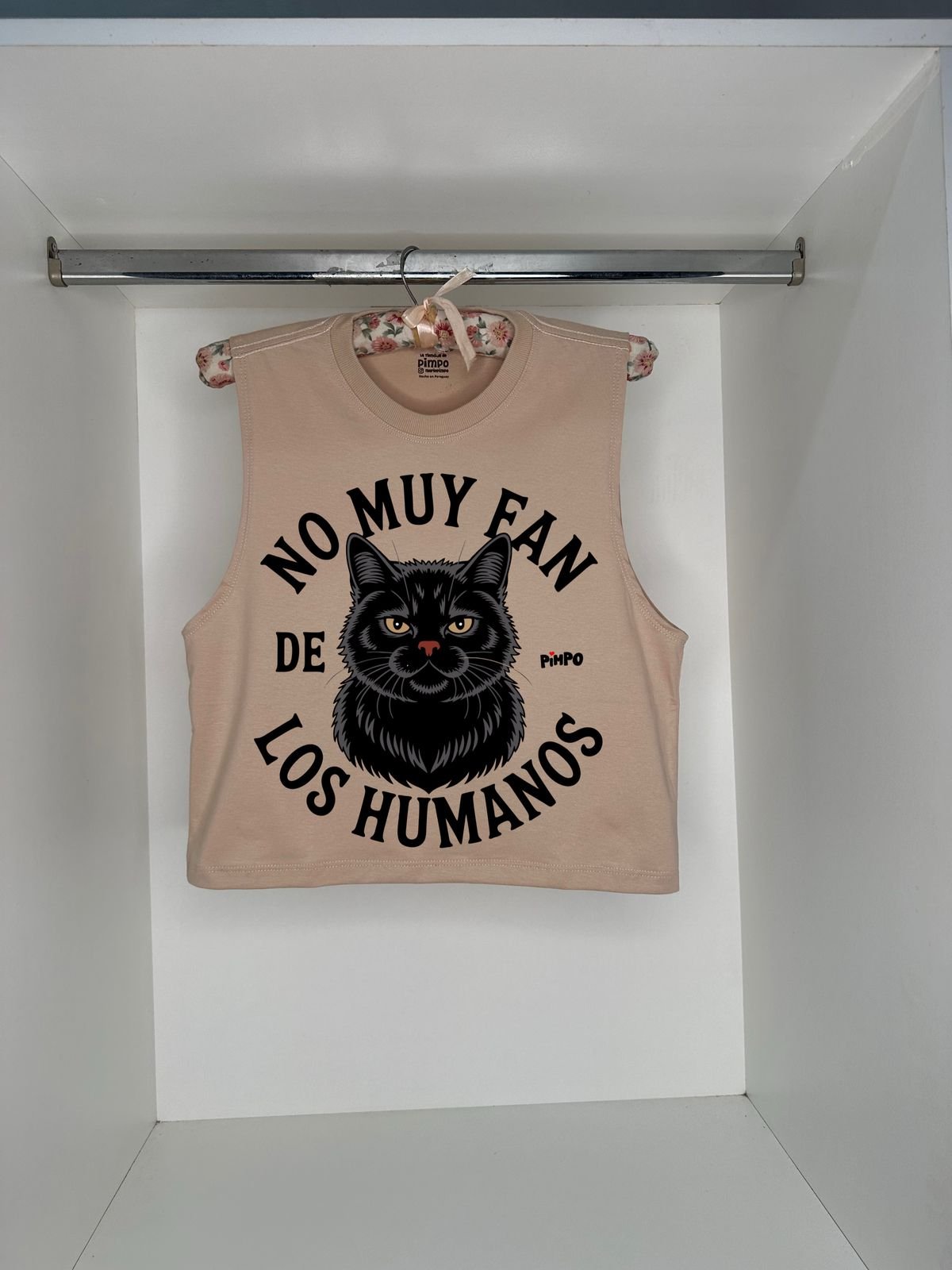 No muy fan de los humanos Pupera By: @mariepimpo 